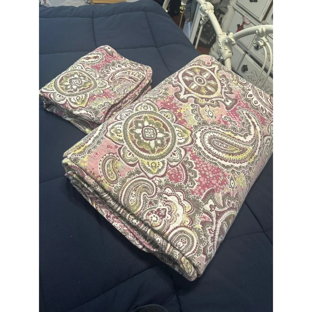 Pink Paisley Mandala Reversible Quilt Set‎ Bohemian 3 Piece Full Queen Bedding